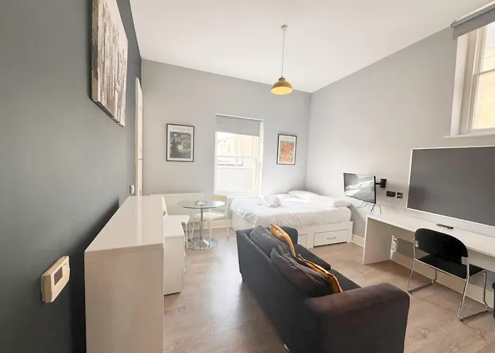 Beautiful In Whiteladies Road * Bristol